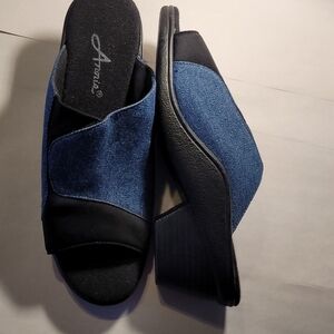 Women's Annie Clogs